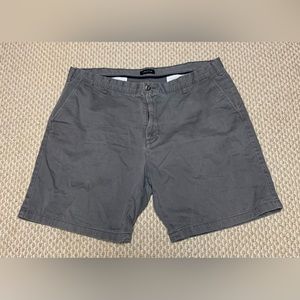 Men’s Nautica Dress Shorts size 42.  Ready for summer time casual wear.